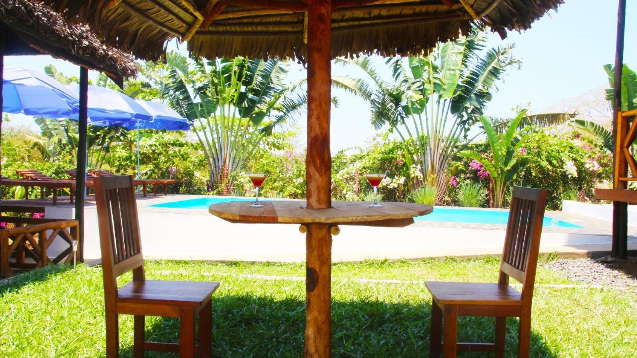 Bungalows Des Tropiques Нуси-Бе Экстерьер фото